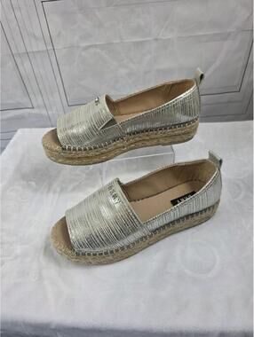 DKNY Mer Peep Toe Platform Espadrille Sandals Silver Sz 8.5
